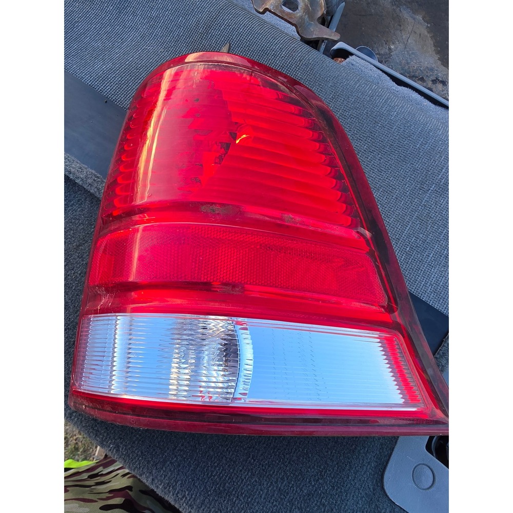 Ford Freestar Mercury Monterey Passenger Tail Light 4F23-13B504-A 2004-2007